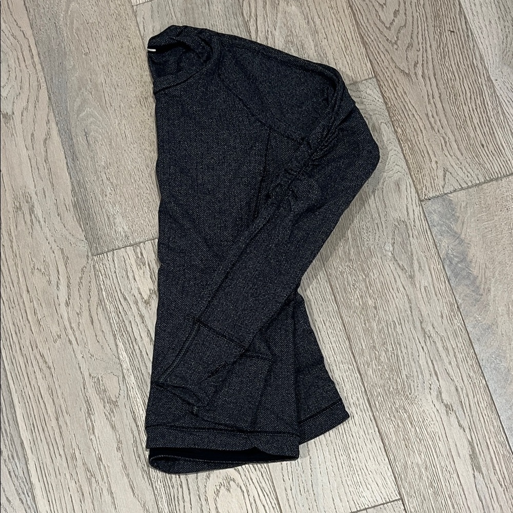 VGUC lululemon athletica Black and Gray Women's Top Size 8